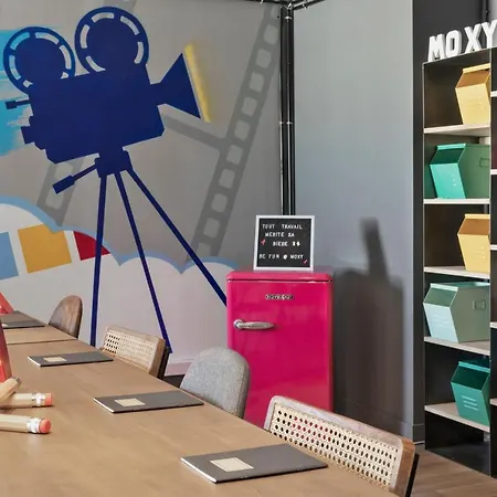 Moxy ホテル 3*